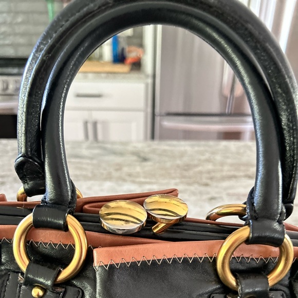 Marc Jacobs Authentic Smooth Leather Black/Tan Contrast Trim Safety Pin Bag - Picture 6 of 15